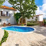 Noveanni By Interhome