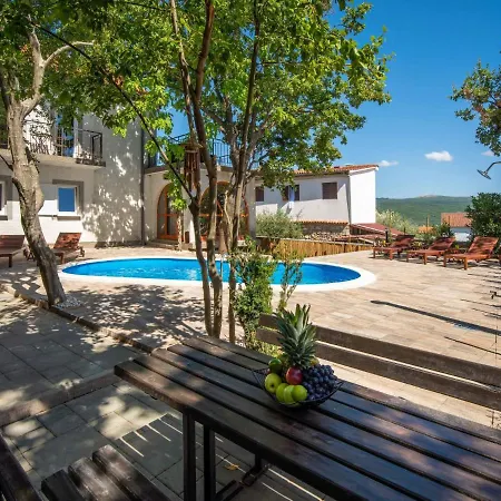 Noveanni By Interhome بيت للعطل Kornić