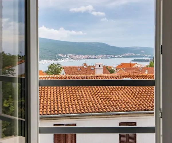 Noveanni By Interhome