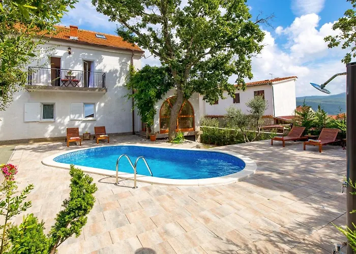 Noveanni By Interhome