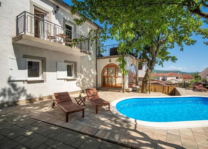 Noveanni By Interhome