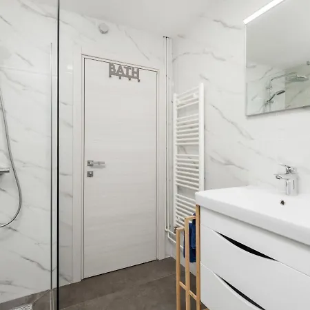 Noveanni By Interhome * Kornic
